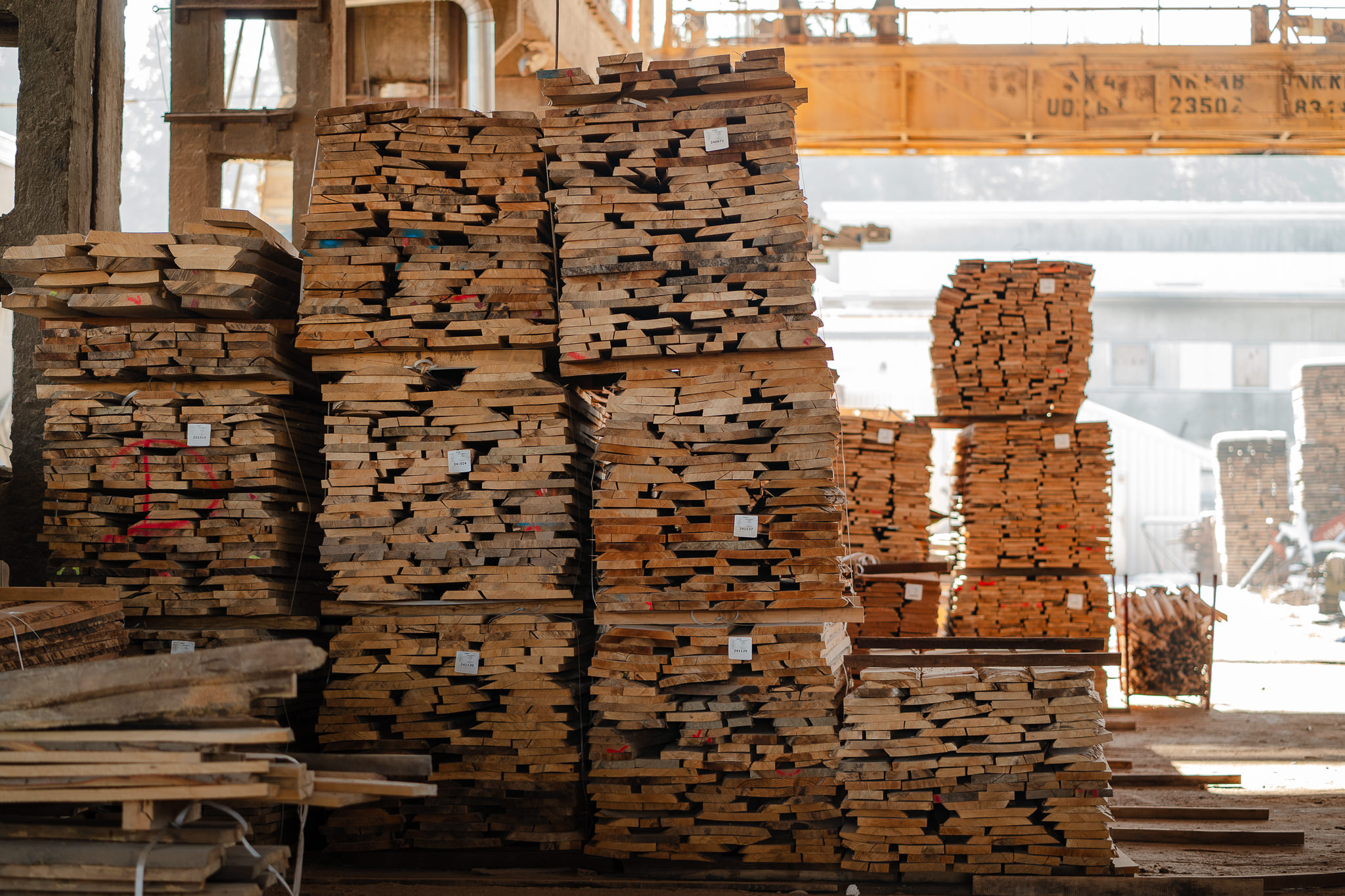 Najczęstsze błędy przy zakupie tarcicy i jak ich unikać